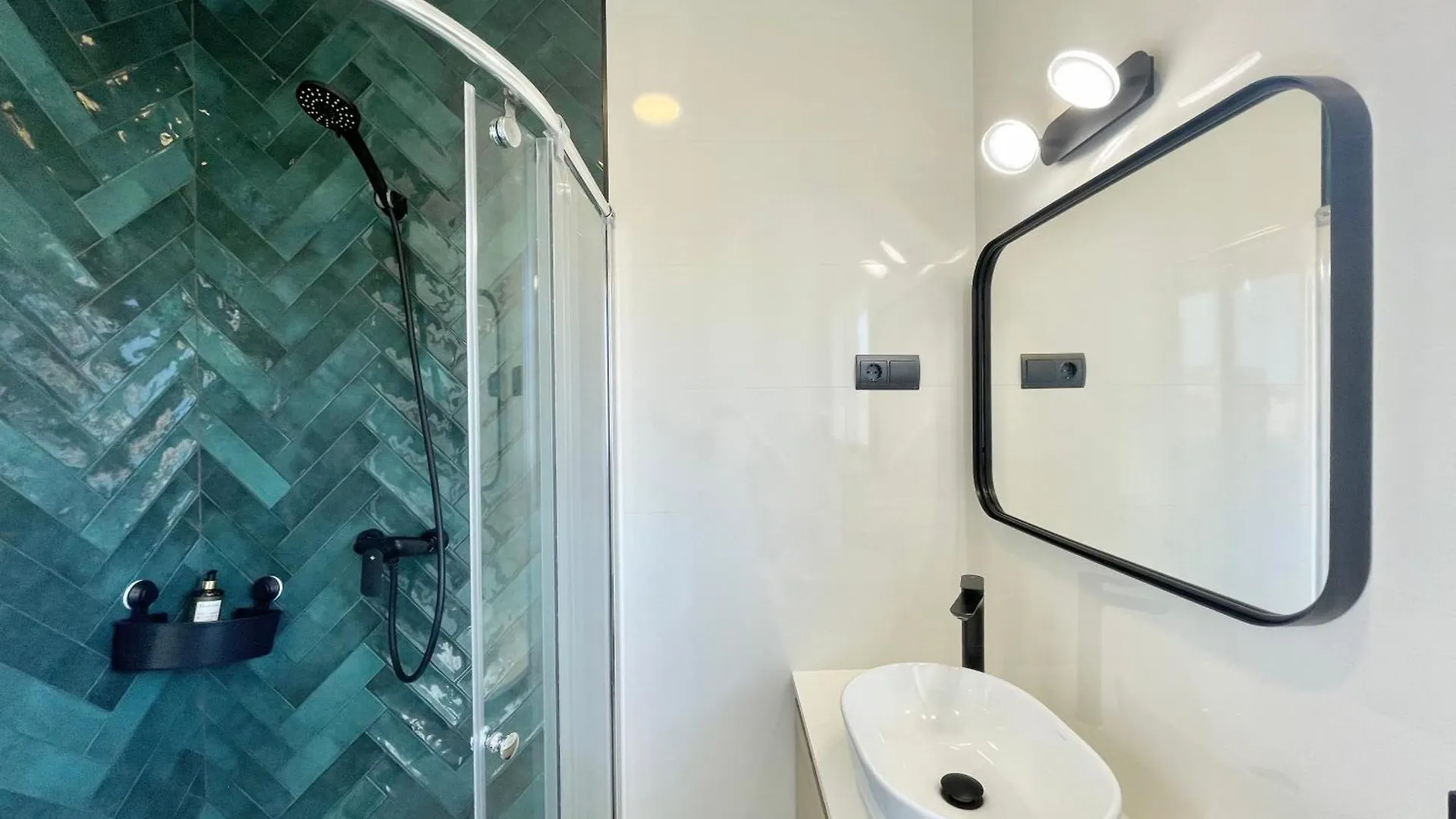 Lafrenchtouch - Moderno Y Centrico En Torremolinos Apartment Spain