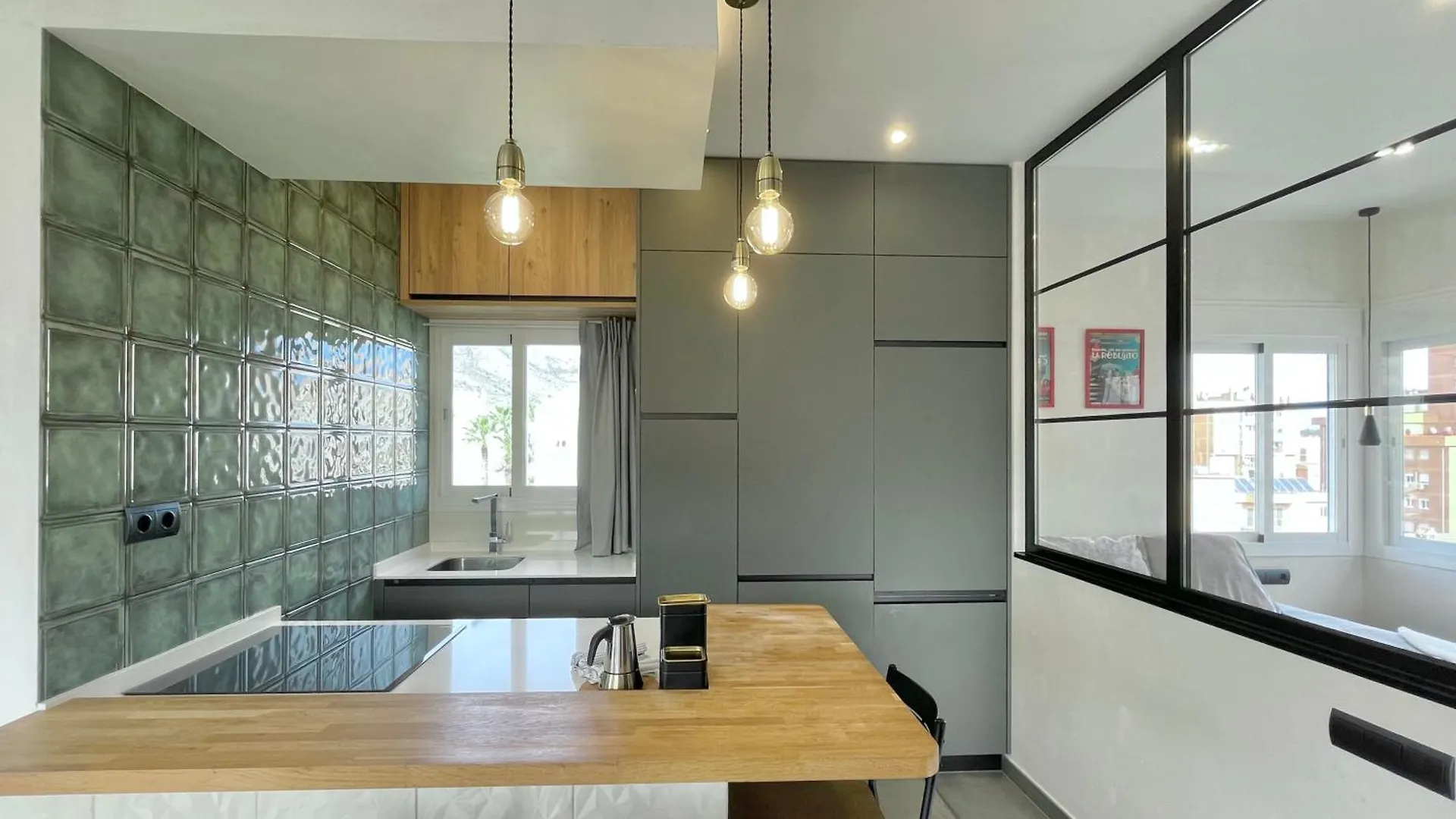 Apartmán Lafrenchtouch - Moderno Y Centrico En Torremolinos 0*,